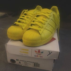 Adidas originals size 8 in neon yellow
